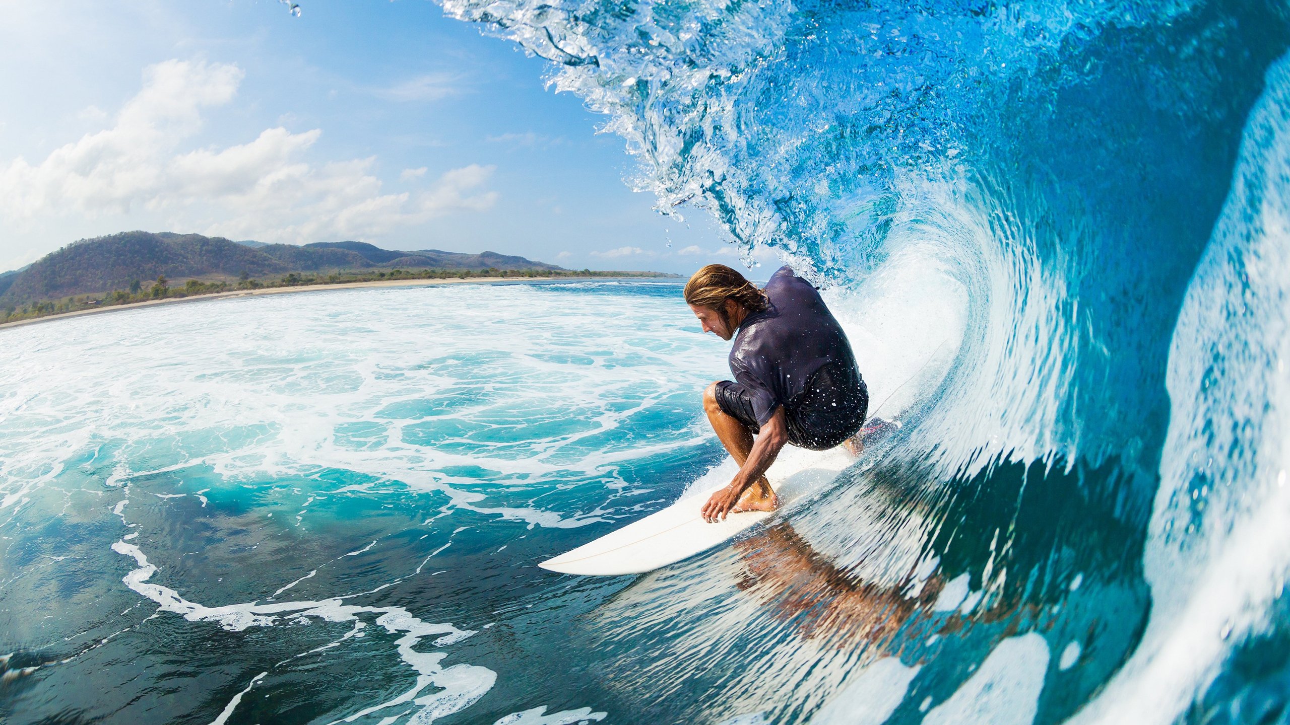 未来世界足球比赛将融合增强现实技术，沉浸式体验提升，未来的足球可能长什么样